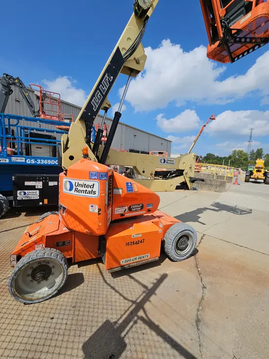2015 JLG E400AJPN Articulating Boom Lift