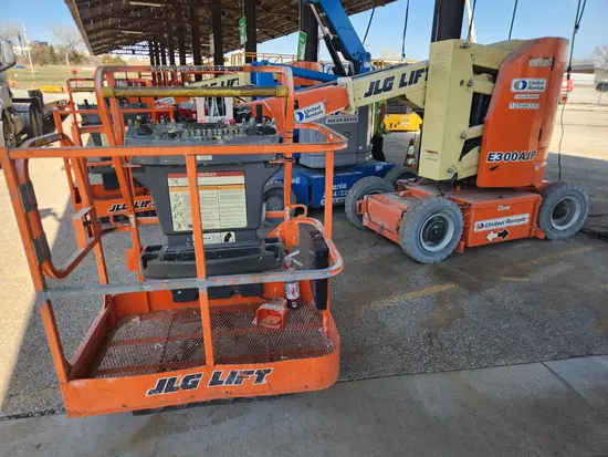 2017 JLG E300AJP Articulating Boom Lift