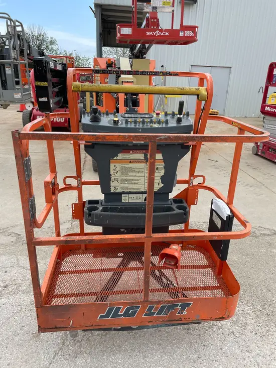 2017 JLG E300AJP Articulating Boom Lift