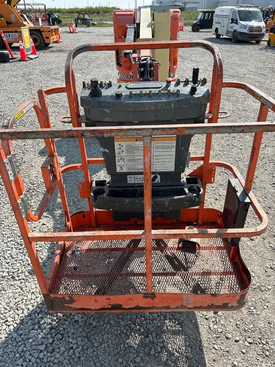 2014 JLG E300AJP Articulating Boom Lift