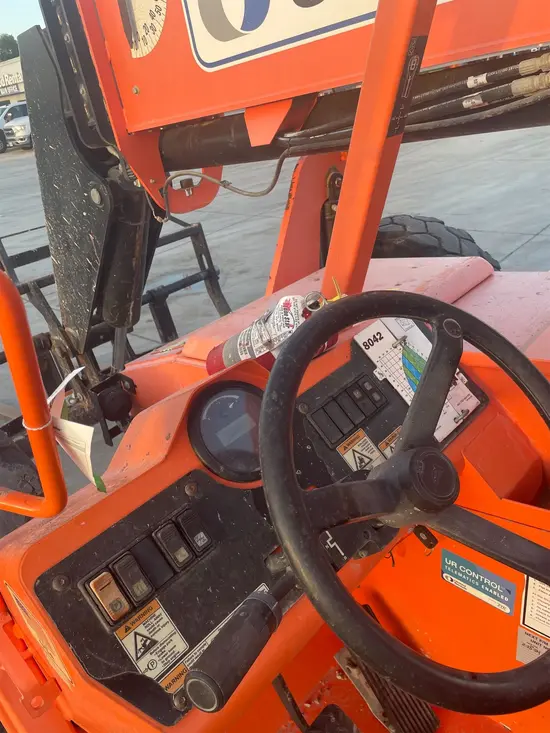 2016 SKYTRAK 8042 Forklift