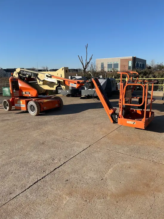 2017 JLG E400AJPN Articulating Boom Lift