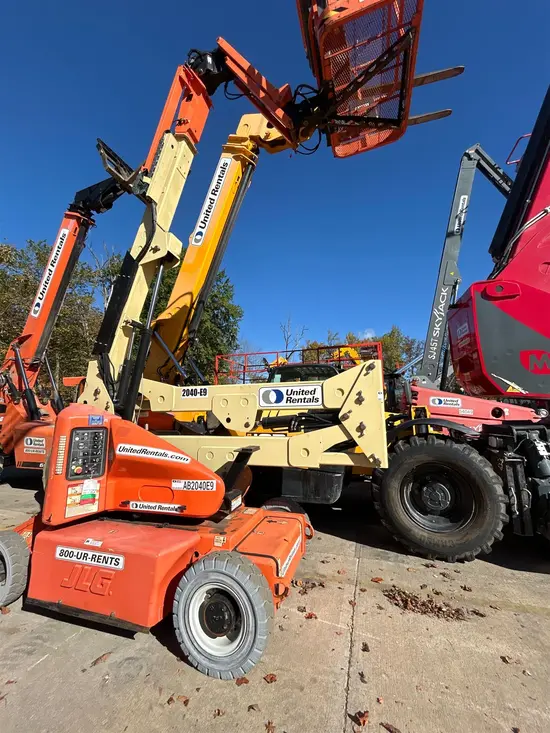 2015 JLG E400AJPN Articulating Boom Lift