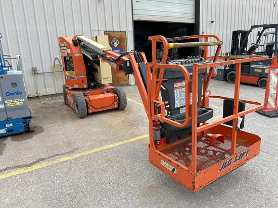 2017 JLG E300AJP Articulating Boom Lift