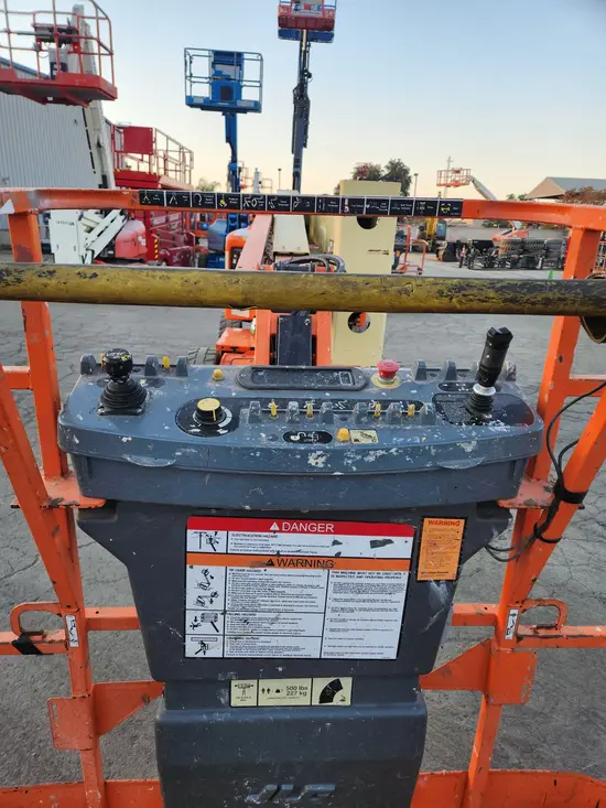 2016 JLG E450AJ Articulating Boom Lift