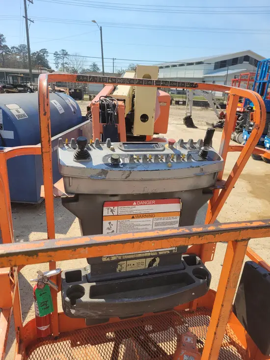 2017 JLG E400AJPN Articulating Boom Lift