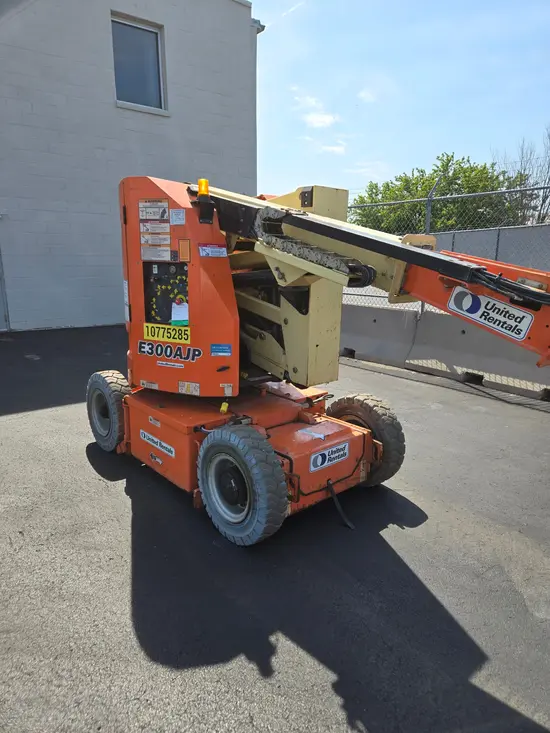 2018 JLG E300AJP Articulating Boom Lift