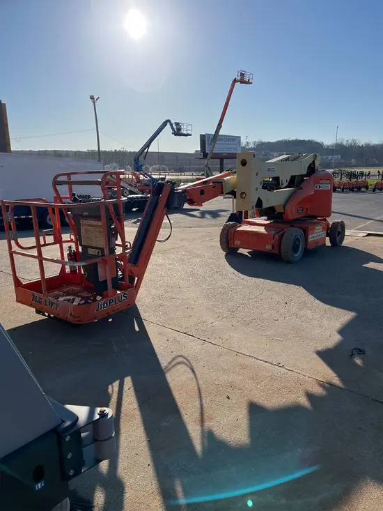 2017 JLG E400AJPN Articulating Boom Lift
