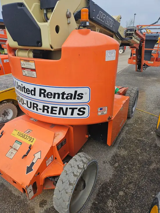 2017 JLG E400AJPN Articulating Boom Lift