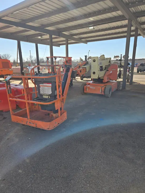 2013 JLG E400AJPN Articulating Boom Lift