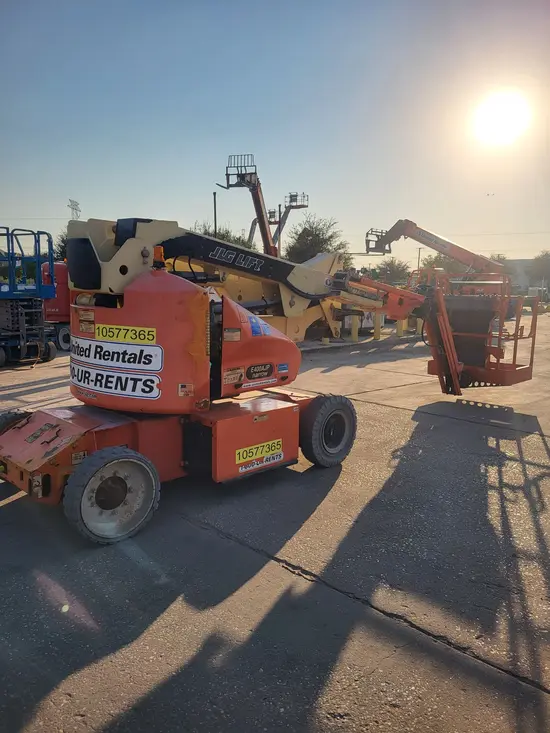 2017 JLG E400AJPN Articulating Boom Lift