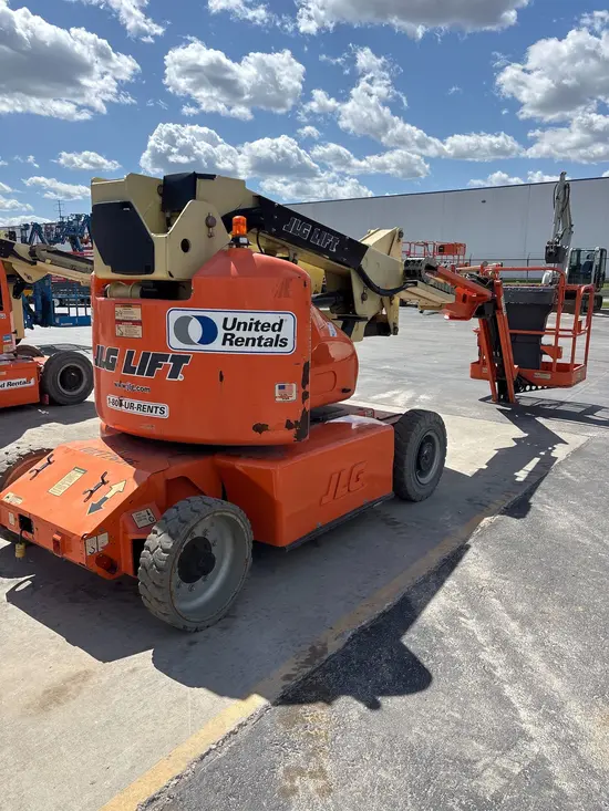 2014 JLG E400AJPN Articulating Boom Lift