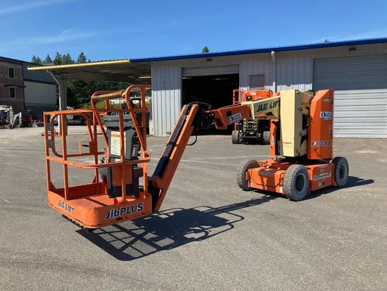 2018 JLG E300AJP Articulating Boom Lift