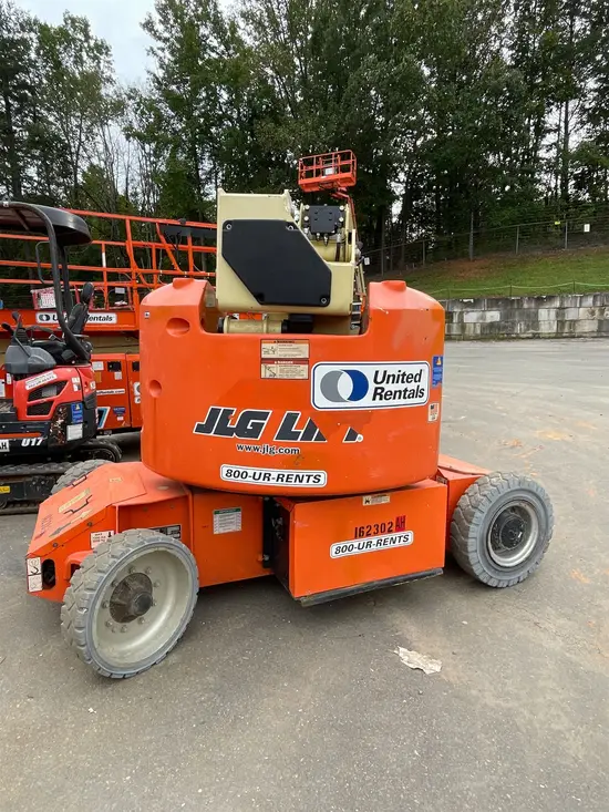2016 JLG E400AJPN Articulating Boom Lift