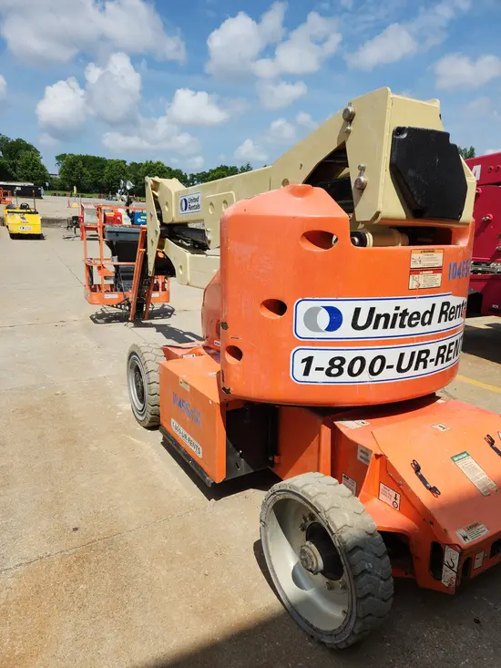 2016 JLG E400AJPN Articulating Boom Lift
