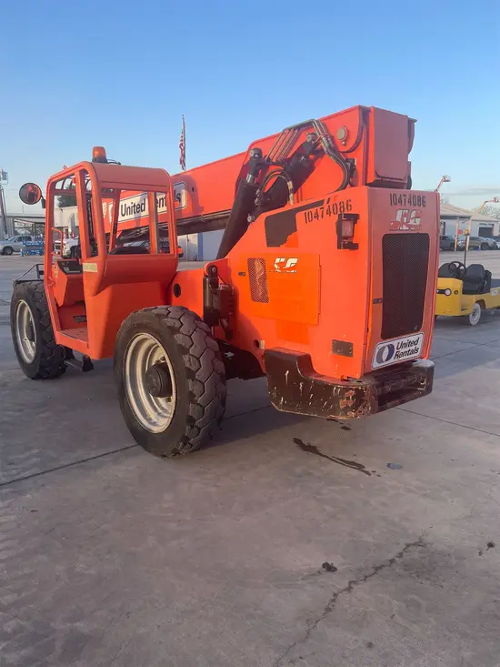 2016 SKYTRAK 8042 Forklift