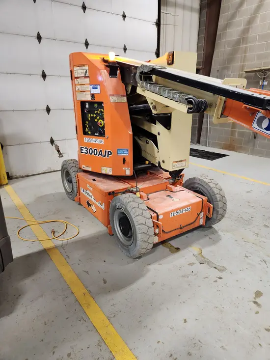 2016 JLG E300AJP Articulating Boom Lift