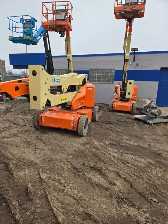 2017 JLG E450AJ Articulating Boom Lift