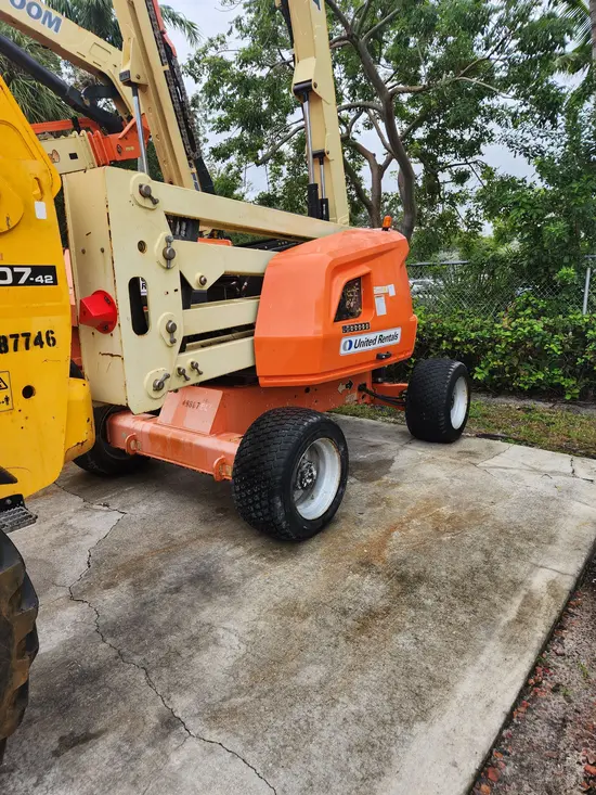 2017 JLG 450AJ Articulating Boom Lift
