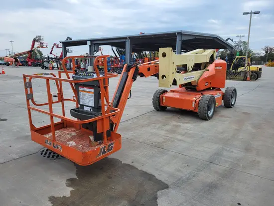 2016 JLG E450AJ Articulating Boom Lift