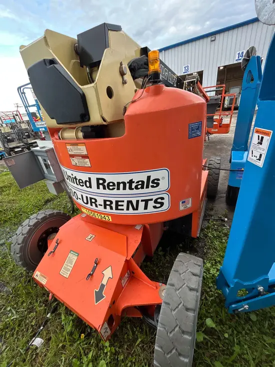 2017 JLG E450AJ Articulating Boom Lift
