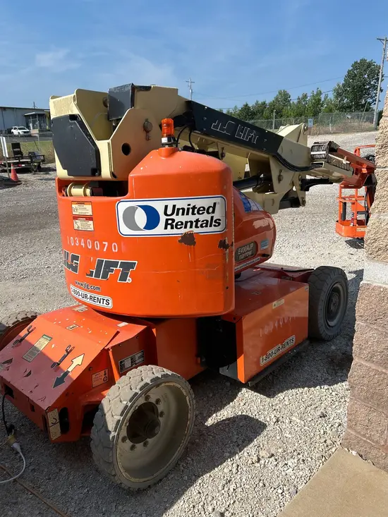 2015 JLG E400AJPN Articulating Boom Lift