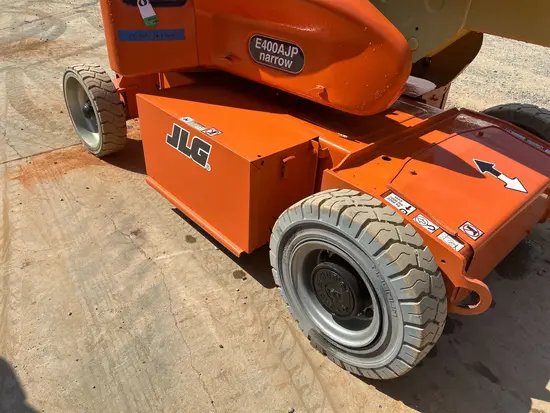 2015 JLG E400AJPN Articulating Boom Lift