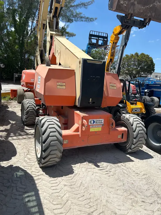 2017 JLG 800AJ Articulating Boom Lift