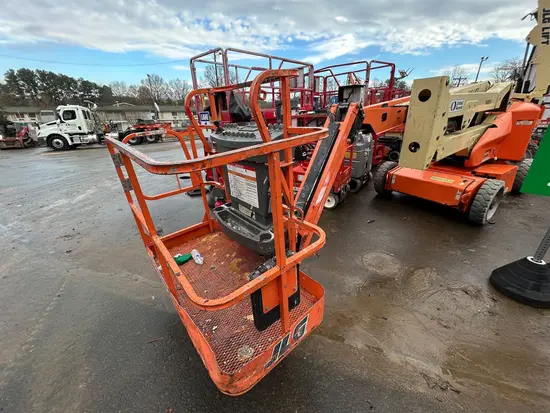 2016 JLG E450AJ Articulating Boom Lift