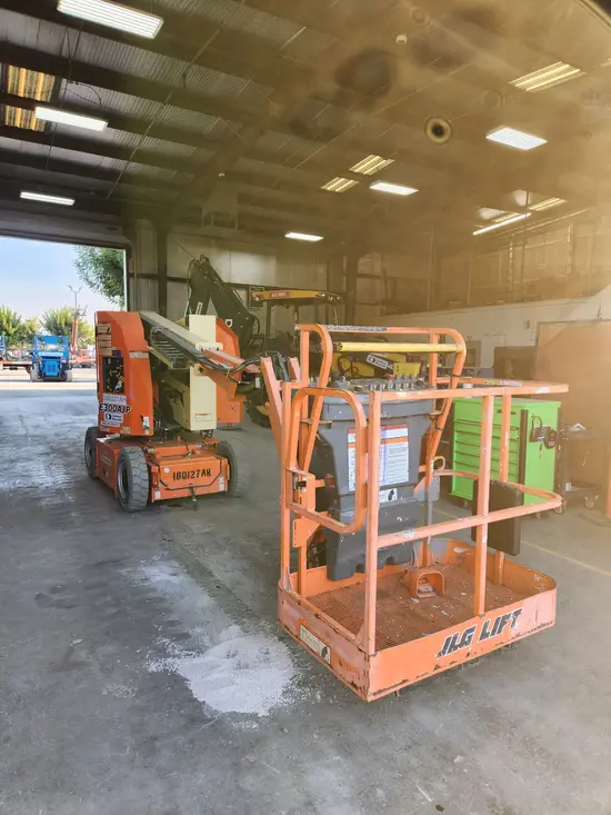 2016 JLG E300AJP Articulating Boom Lift