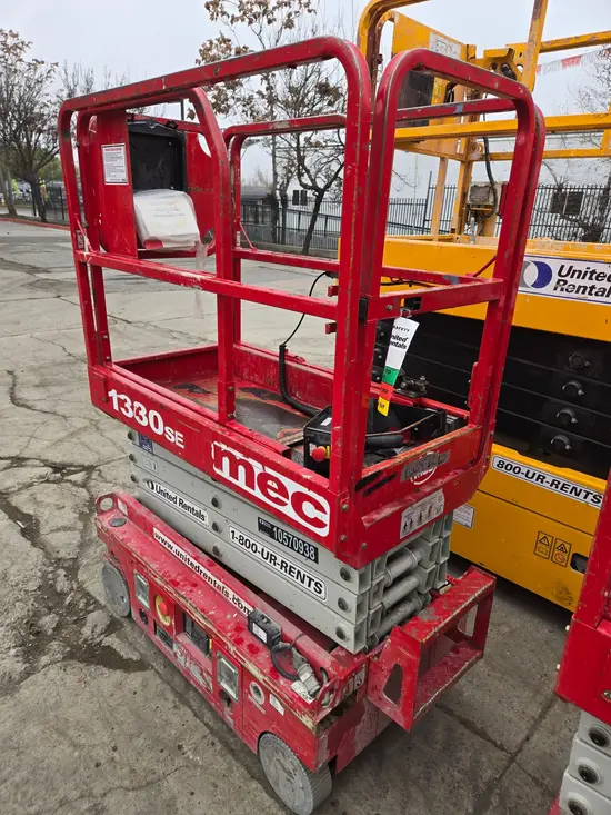 2017 MEC 1330SE Scissor Lift