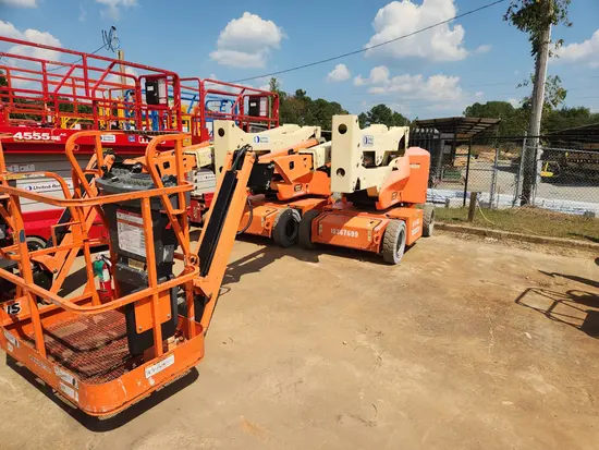2015 JLG E400AJPN Articulating Boom Lift