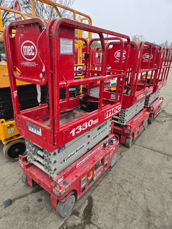 2017 MEC 1330SE Scissor Lift