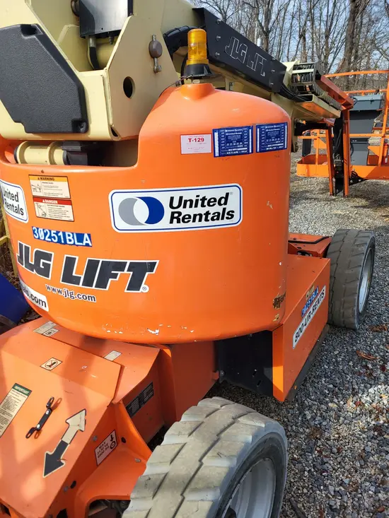 2016 JLG E450AJ Articulating Boom Lift