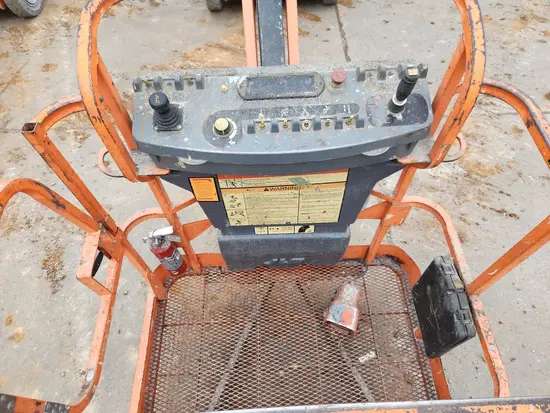 2012 JLG E400AJPN Articulating Boom Lift