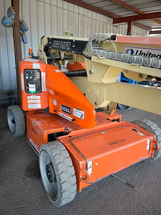2016 JLG E450AJ Articulating Boom Lift
