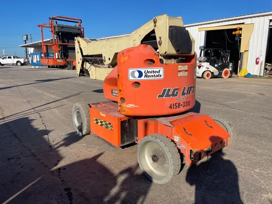 2014 JLG E400AN Articulating Boom Lift