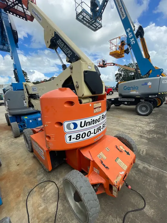 2017 JLG E400AN Articulating Boom Lift