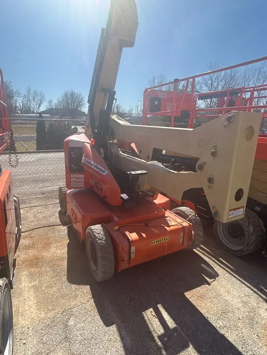 2013 JLG E400AJPN Articulating Boom Lift