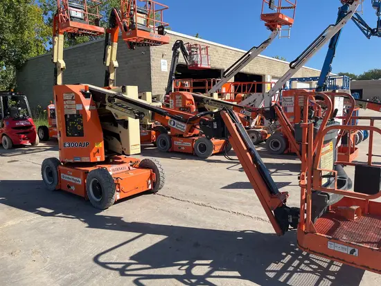 2015 JLG E300AJP Articulating Boom Lift