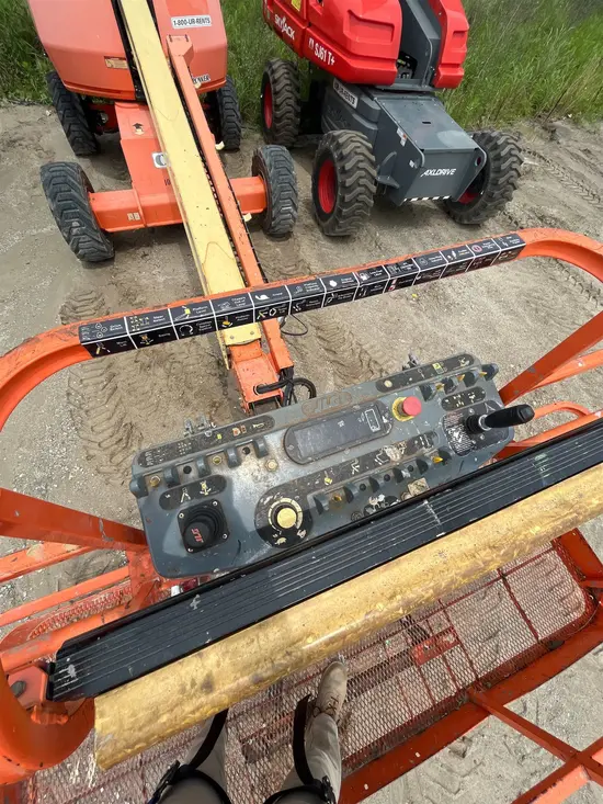 2017 JLG 400S Boom Lift