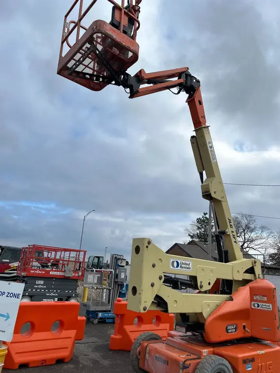 2012 JLG E400AJPN Articulating Boom Lift
