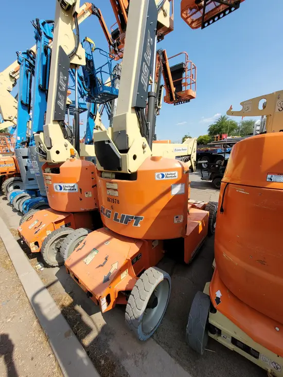 2016 JLG E400AJPN Articulating Boom Lift