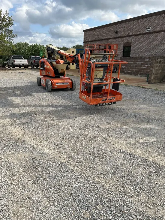 2017 JLG E400AJPN Articulating Boom Lift