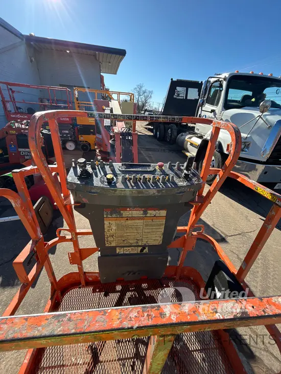 2016 JLG E300AJP Articulating Boom Lift
