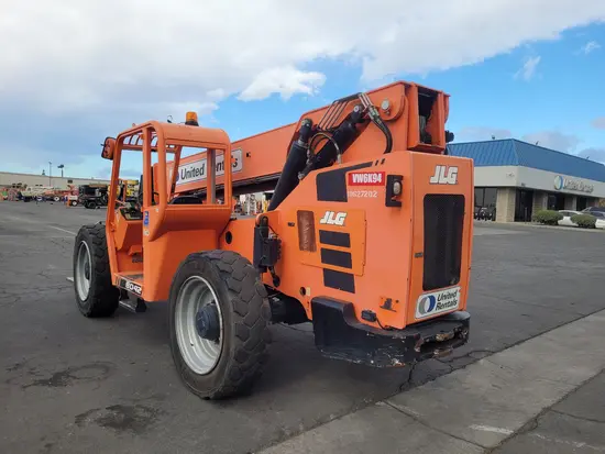 2017 SKYTRAK 8042 Forklift