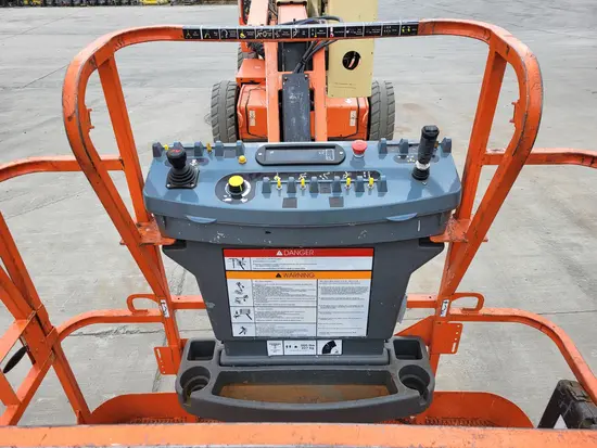 2016 JLG E450AJ Articulating Boom Lift