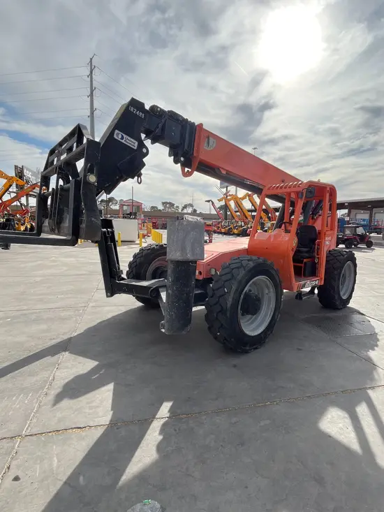 2017 SKYTRAK 10054 Forklift