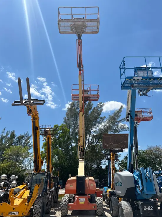 2017 JLG 800AJ Articulating Boom Lift