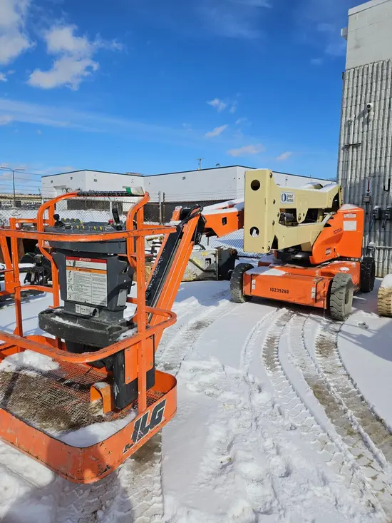 2014 JLG E450AJ Articulating Boom Lift